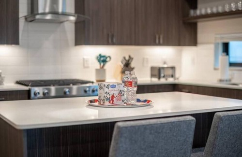 North Admiral Casa | West Seattle's Modern Townhome