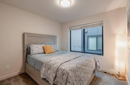 North Admiral Casa | West Seattle's Modern Townhome