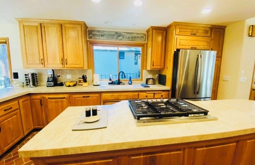 Lake Almanor West Casa | West Shore Country Club Cabin with a Golf Course View!!