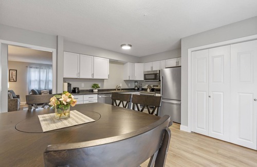 Springfield Apartamento | West Side Cozy Home II. Pet friendly!