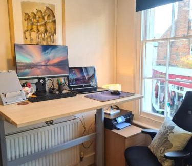 Wimborne Apartamento | West Street Views #2 - Prime Location & Home office