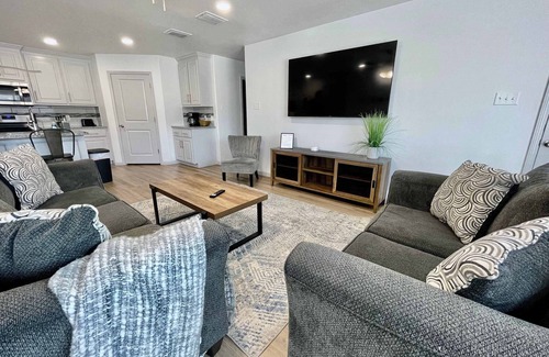 North by Northwest Casa | West Texas Retreat - 3BR 2BA - New Construction