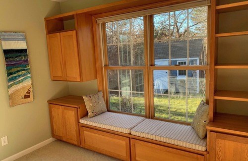 Vineyard Haven Casa | West Tisbury Gem with Association Pool + Hiking Trails, Close to All