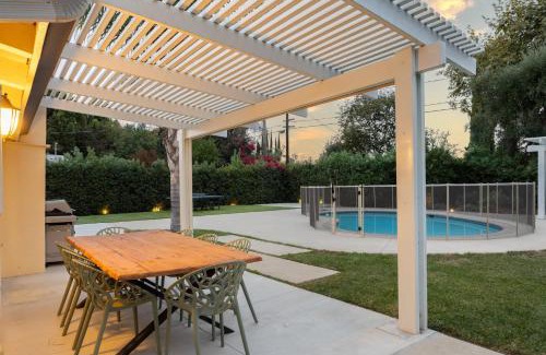 Woodland Hills Casa | West Valley by AvantStay Large Yard w Pool