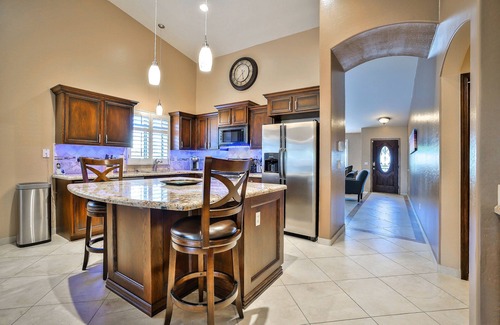 Estrella Park Casa | West Valley Delight! 4 habitaciones, área de Avondale con piscina, putting green, cerca de 1-10