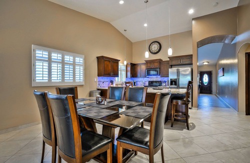 Estrella Park Casa | West Valley Delight! 4 habitaciones, área de Avondale con piscina, putting green, cerca de 1-10