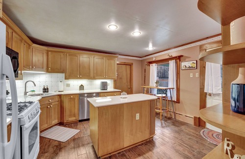 West Valley Otro | West Valley Dream! Pet Friendly Farmhouse located 12 minutes from Ellicottville