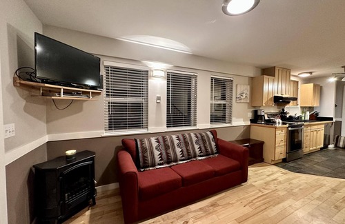 Ucluelet Casa | West Wind Cottage