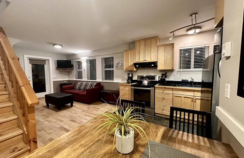 Ucluelet Casa | West Wind Cottage