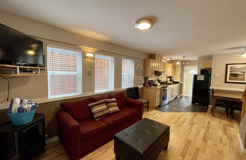 Ucluelet Casa | West Wind Cottage