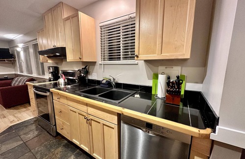 Ucluelet Casa | West Wind Cottage