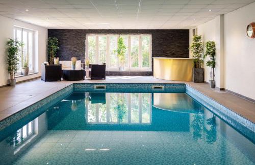 Kingsbridge Casa | West Wing
