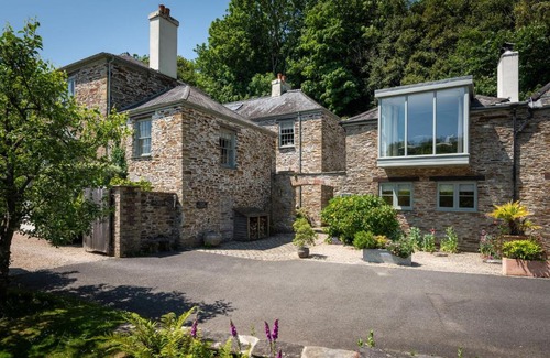 Kingsbridge Casa | West Wing