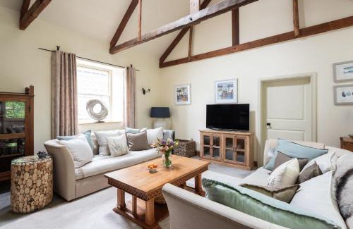 Kingsbridge Casa | West Wing