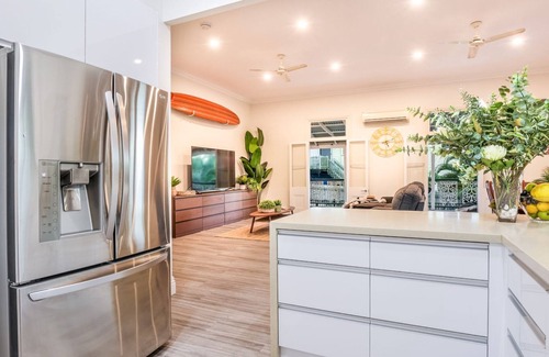 Agnes Water Casa | WESTACOMBE - boat parking plus amazing pool, pet friendly