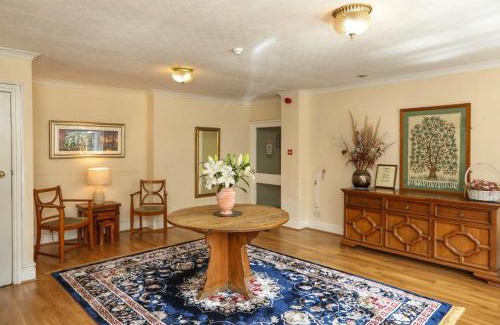 Edgbaston Cabina | Westbourne Lodge Birmingham