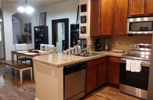 Northglenn Casa | Westbury Townhome with community pool