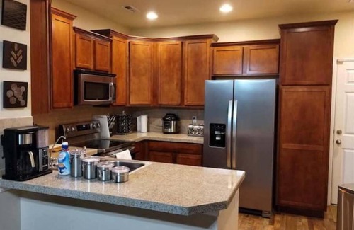 Northglenn Casa | Westbury Townhome with community pool