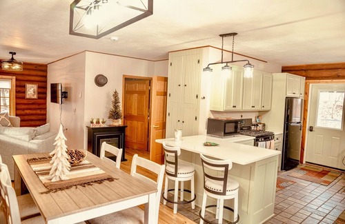 Westby Cabina | Westby Hideaway: Charming & Cozy 2-Bedroom Cabin on a Peaceful Dead-End Road.