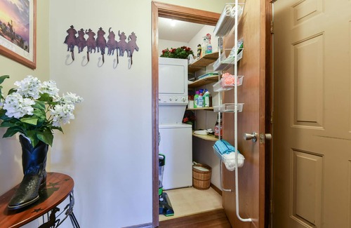 Notch Estates Cabina | Westcreek Ranch @ Notch - NO Stairs! 2 Pools, Fishing Lake, 1 Mile to Sdc!