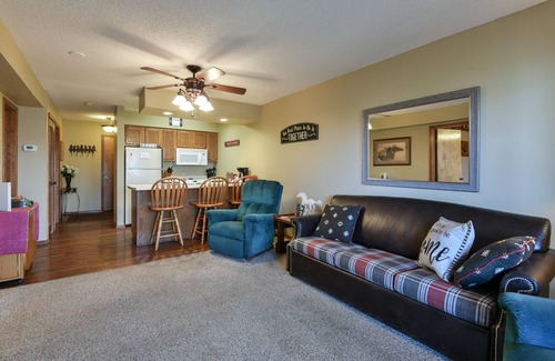 Notch Estates Cabina | Westcreek Ranch @ Notch - NO Stairs! 2 Pools, Fishing Lake, 1 Mile to Sdc!