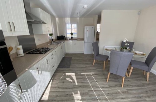 Milton Keynes Casa | Westergate - 4 Bed Luxury Home with free parking