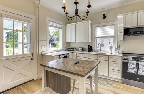 Westerly Apartamento | Westerly Apt Steps From Downtown + Beaches Nearby
