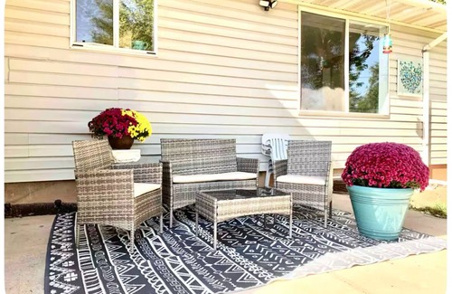 Leeds Casa | Western Farm Retreat 3 bedroom house in Leeds Utah, WiFi, AC, large backyard