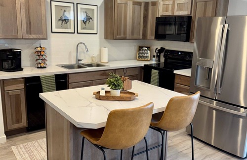 Hermiston Casa | Western Jewel -King & Queen