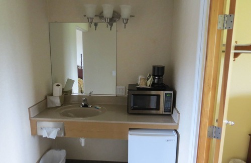 Tillamook Hotel | Western Royal Inn