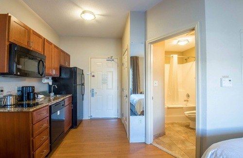 Parachute Hotel | Western Slope Suites