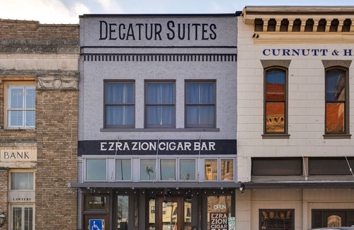Decatur Apartamento | Western-Themed Decatur Studio on Main Street!