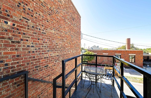 Decatur Apartamento | Western-Themed Decatur Studio on Main Street!