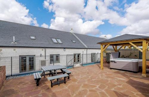 Alexandria Casa | Westertonhill 4 Bedroom Lodge Sleeps 10 with Hot Tub Hire Available