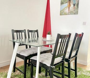 Chadwell Apartamento | Westfield Gardens Apartment - 3 bedrooms