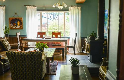Westfir Cama Y Desayuno | Westfir Lodge & Mountain Market