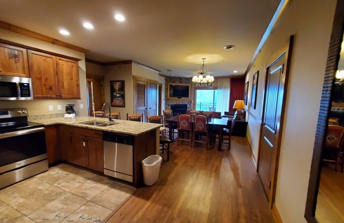 Gatlinburg Complejo | Westgate Resort Condo w/ Waterpark near downtown Gatlinburg - Mountain-top Views