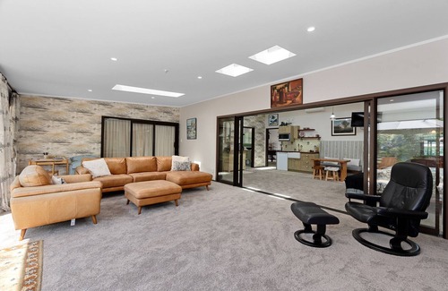 Paparoa Casa | Westhay Stables - Paparoa Holiday Home