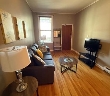 Waterford Valley Apartamento | Westmount Manor Unit 1 - 2 Bedroom Apartment