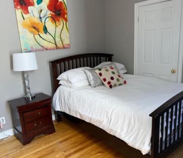 Waterford Valley Apartamento | Westmount Manor Unit 1 - 2 Bedroom Apartment