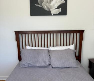 Waterford Valley Apartamento | Westmount Manor Unit 2 - 2 Bedroom Apartment