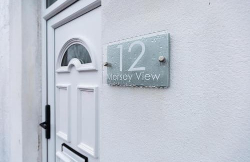 Runcorn Apartamento | 'Weston House' Newly Renovated Family and Workspace Business Cosy Home in Runcorn, Cheshire ENTIRE HOUSE