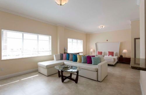 Mid Beach Hotel | Westover Arms Hotel
