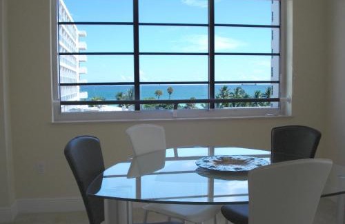 Mid Beach Hotel | Westover Arms Hotel
