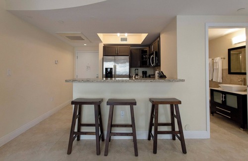 Mid Beach Hotel | Westover Arms Hotel