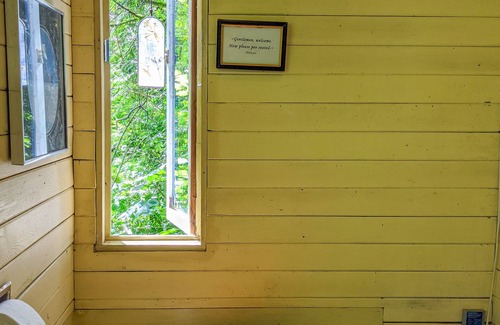 Salt Spring Island Cabaña | Westover Bed And Breakfast