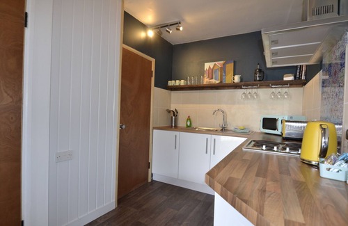 West Bay Apartamento | Apartamento-Estándar-Apartment 6 Dog Friendly-Baño Privado