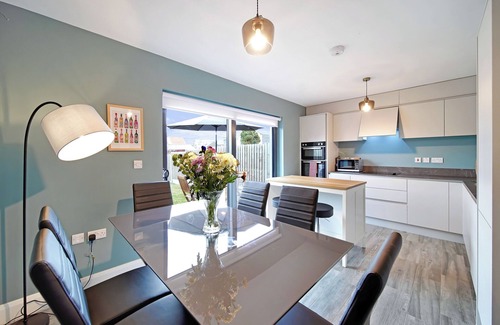 Donegal Casa | Westpoint - Beautiful, New & Modern, Town Location, Garden