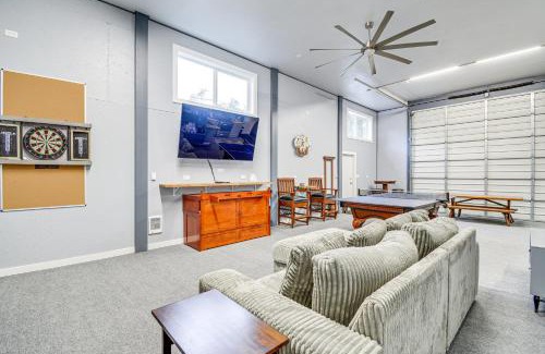 Westport Casa | Westport Home with Hot Tub 2 Blocks to Beach!