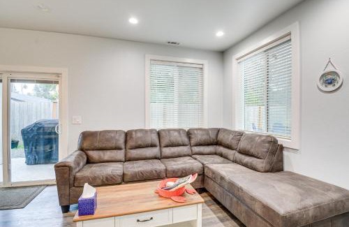 Westport Casa | Westport Home with Hot Tub 2 Blocks to Beach!